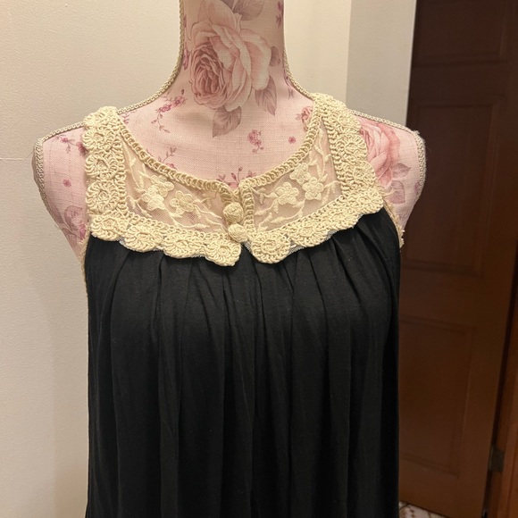 Dress - Picture 4 of 7